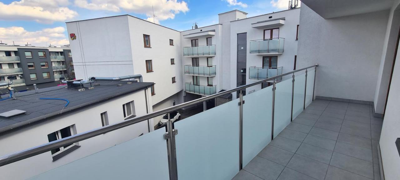 61 - Apartamenty Siedlce - Nowy Apartament W Centrum Przy Ul 3 Maja 51A エクステリア 写真